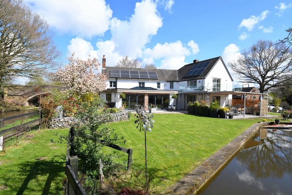 **FEATURE PROPERTY** Brookhay Cottage, Lichfield
