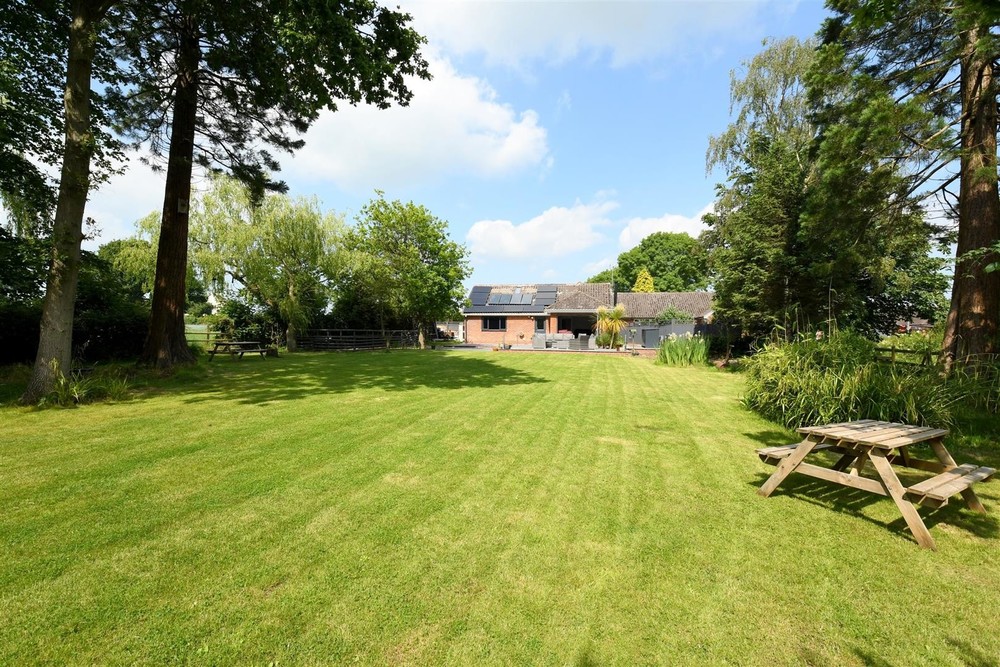 **PRICE REVISED** Hayes Croft, Etwall