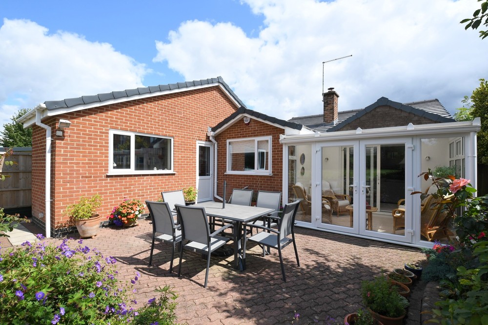 New to the Market: A beautifully refurbished detached bungalow with open rural views!