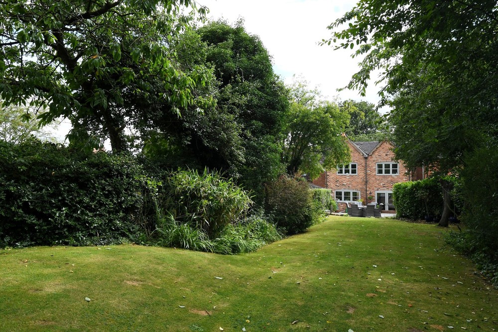 Devon Cottage... a four bedroom home offering a taste of village life in Abbots Bromley!