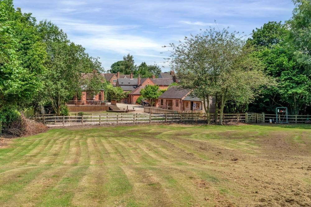 The Croft & Annexe Uttoxeter Road, Abbots Bromley