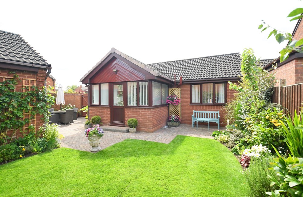 Lanes Close, Kings Bromley £379,950 Attractive Detached Bungalow in Desirable Village.