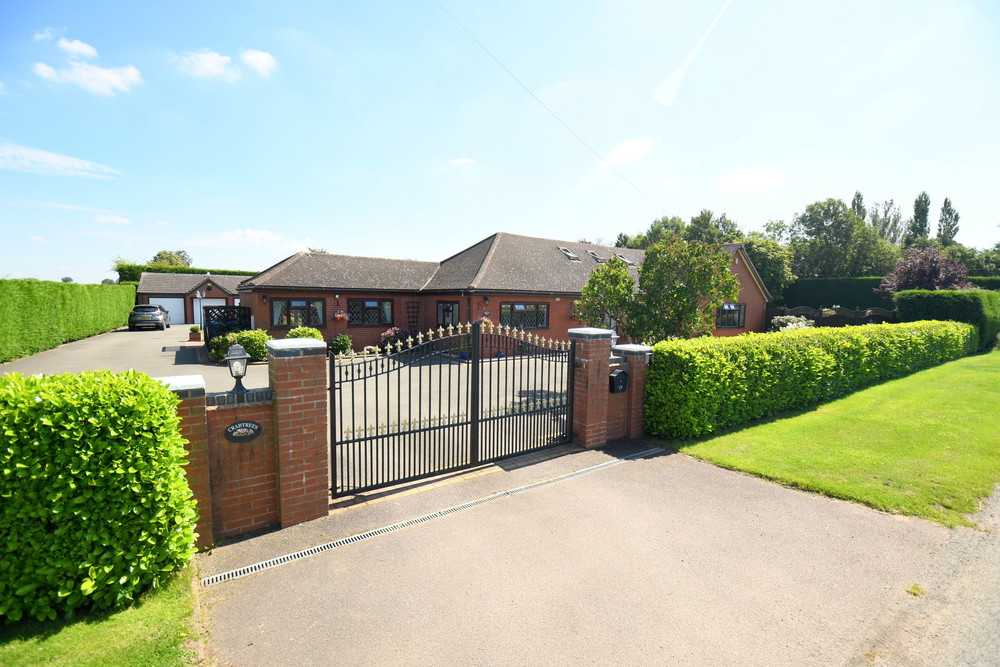 Detached Countryside Residence Idyllic Setting with Stunning Countryside Views Crabtrees Edingale £1,050,000