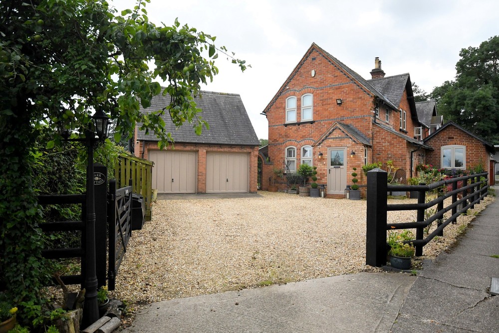Park Cottage  Rangemore  £595,000