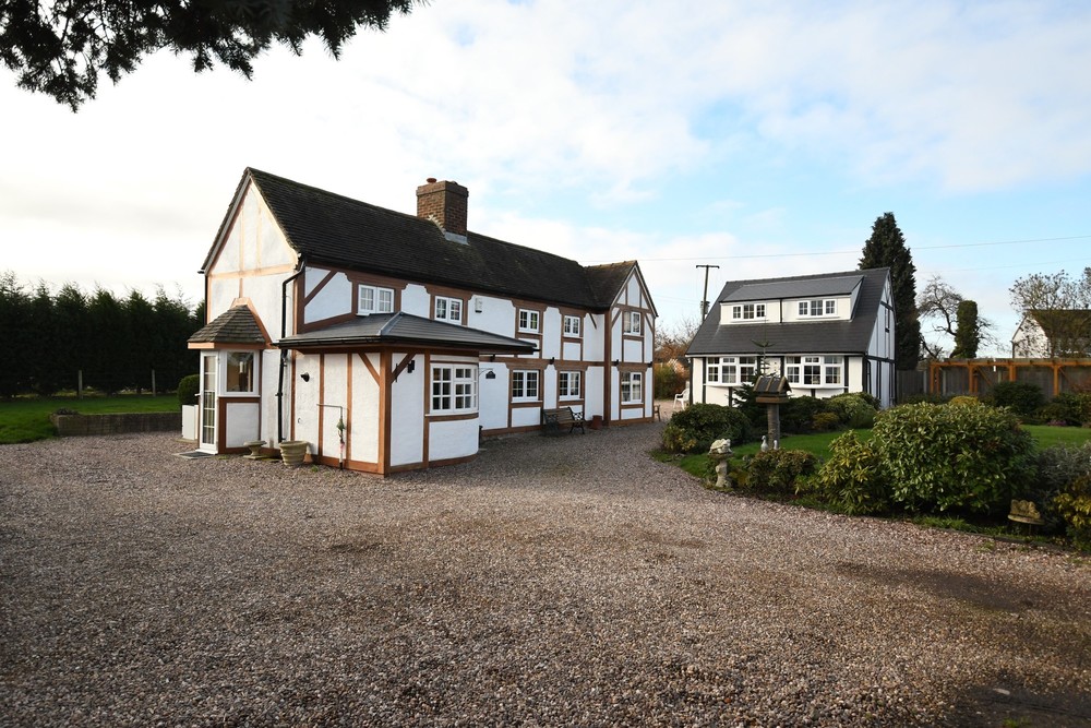 Detached Character Cottage, Deceptively Spacious Extended Interiors