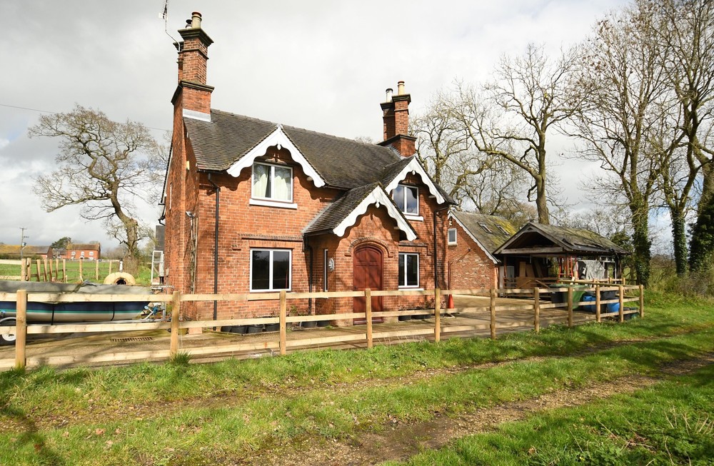 Detached Victorian Country Home  Glebe Cottage Sudbury £700,000