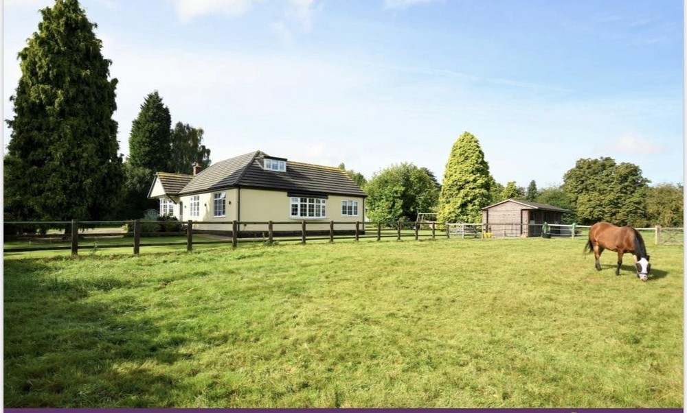 Beautifully Renovated Detached Bungalow Staynes Hammerwich
