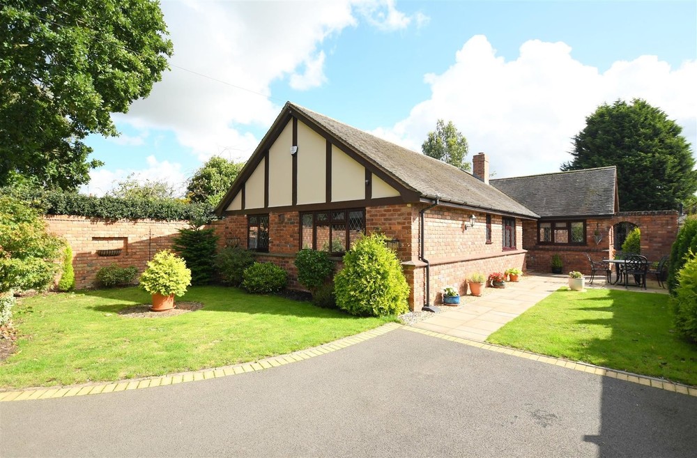 Executive Detached Bungalow on Private Gated Plot The Moorings