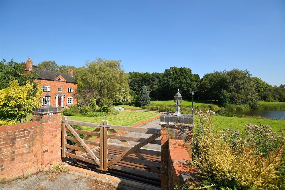 Grade II Listed Countryside Residence -  Woodmill House Farm