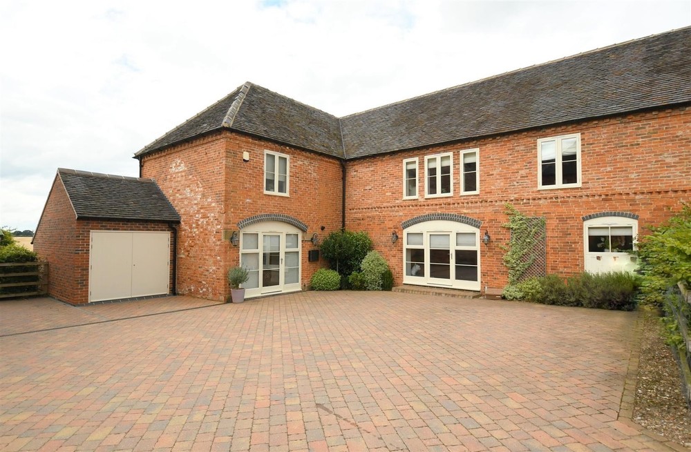 Beautiful Converted Character Barn - Shannon Kingstanding