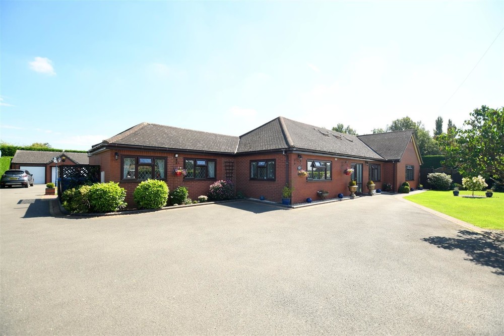 Idyllic Setting with Stunning Countryside Views - Crabtrees