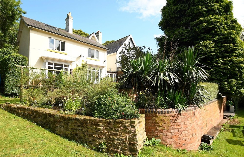 Victorian country home - Pool House