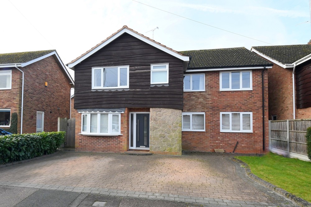 Reduced Price - Offered with the benefit of NO UPWARD CHAIN this Executive Detached Family Home.
