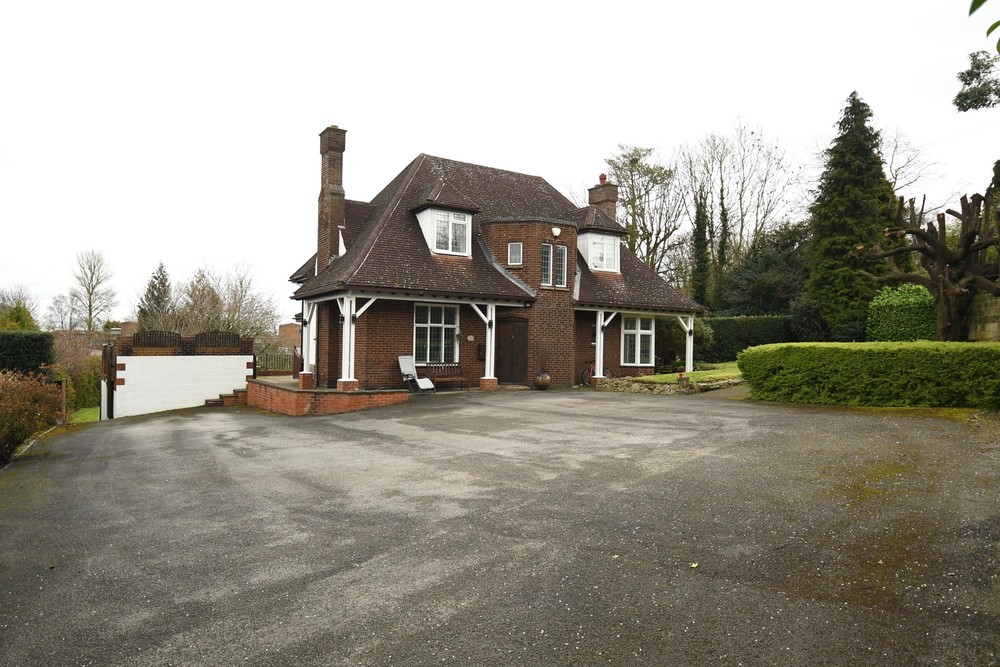 The Herb Garden, Winshill  £745,000