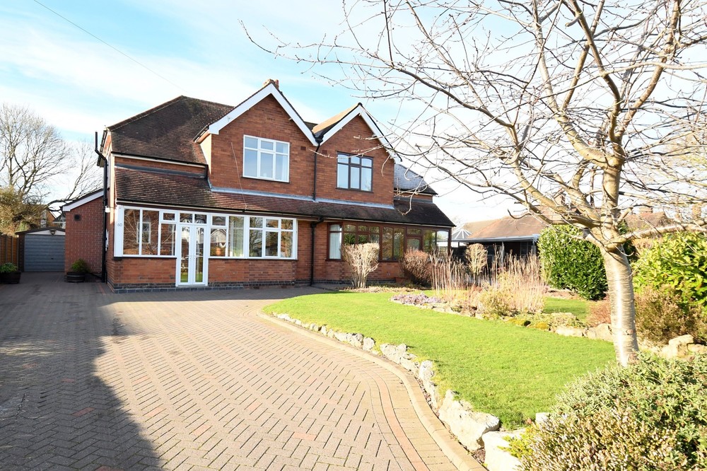 Efflinch Lane, Barton under Needwood - £475,000