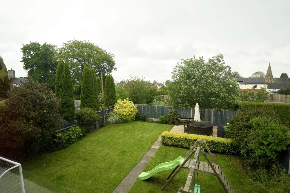Charming Detached Family Home on Vicarage Walk, Rosliston, £460,000