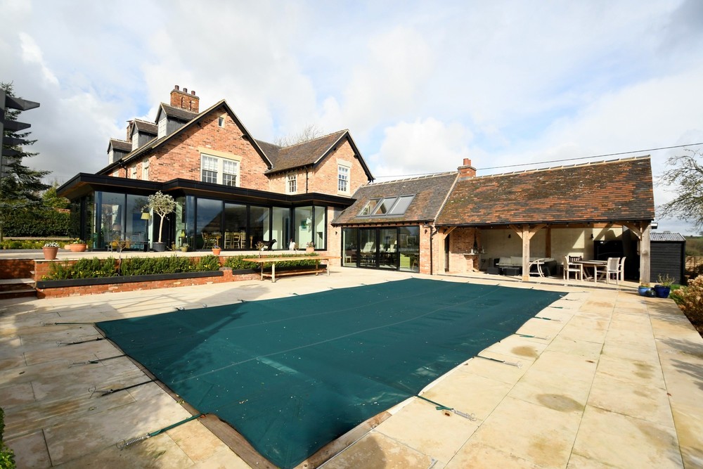 This Weeks Completion's Congratulations to our Vendors & Buyers. Radmore House - Abbotts Bromley £2,000,000 - Offer to completion in 9 weeks!!!