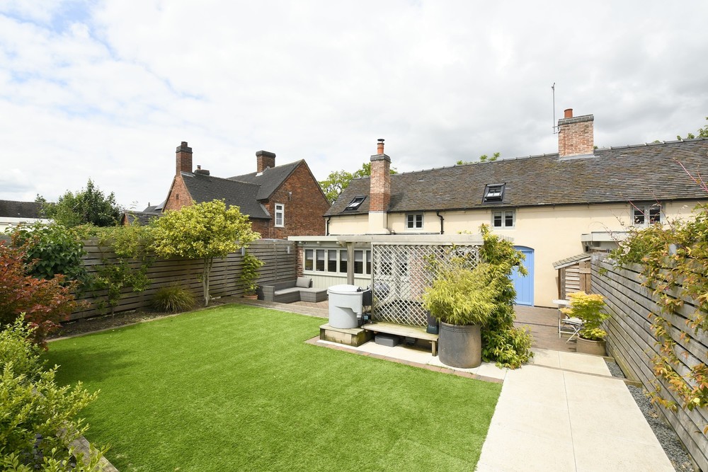 New to market this characterful Grade II Listed Cottage Alrewas Road, Kings Bromley £415,000