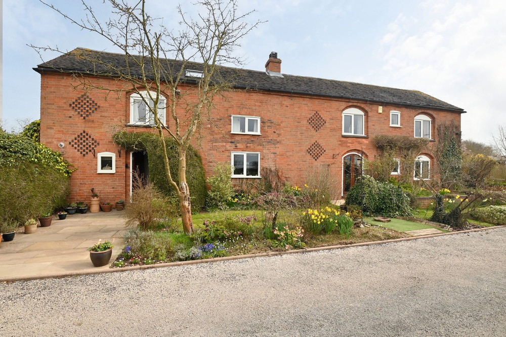 Another New Property to Market #NoUpwardChain Holm Barn, Bond End Yoxall - £650,000