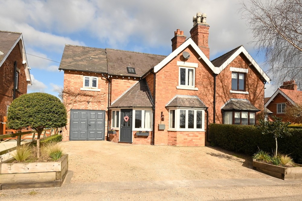 NEW PRICE – £600,000 The Firs, Newchurch – Character, Space & Countryside Views