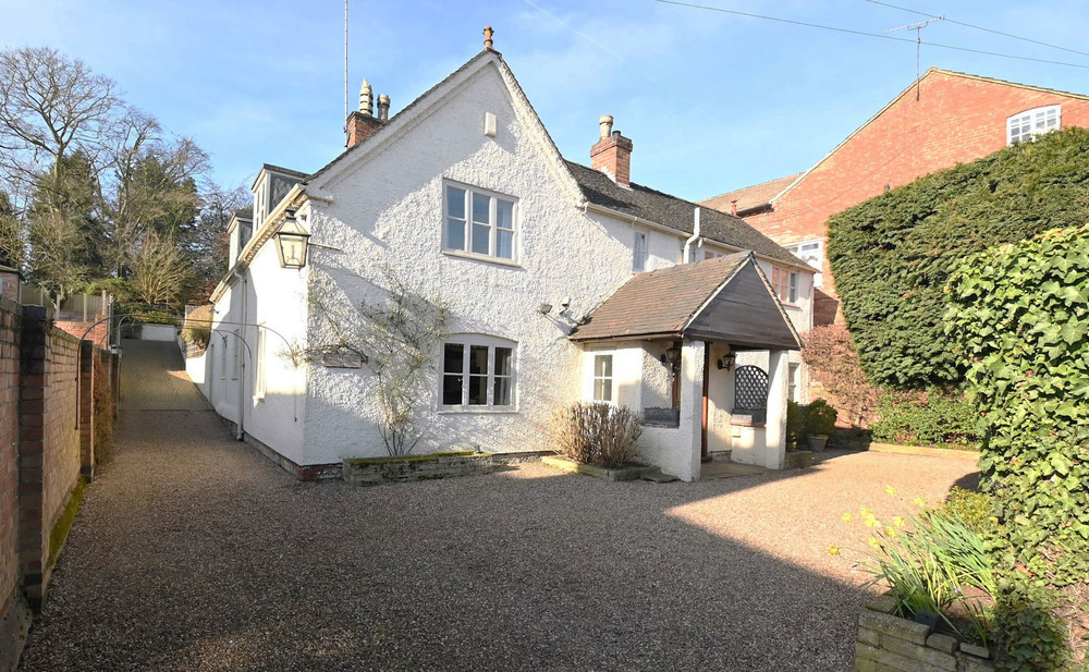 For Sale: Applegarth, Repton £835,000 | 5 Bedrooms + Annexe | South-West Facing Courtyard | Private Parking & Garage