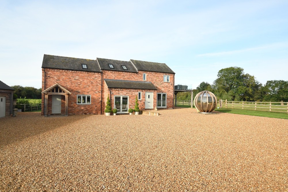 For Sale | The Pump House, Anslow £1,175,000 Set within 4.25 Acres | Equestrian Facilities | Countryside Views